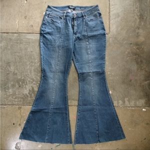 Judy Blue Flare Bell Bottom Jeans raw hem